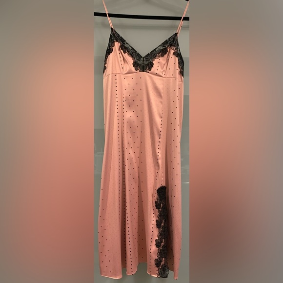 Excellent Condition, Victoria's Secret, Pink & Black Slip Dress, Size Medium - Picture 2 of 12